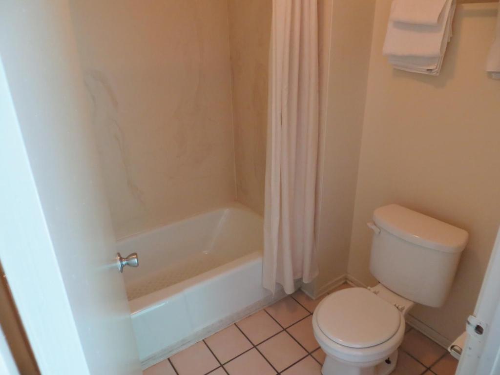 Bristol Motel Long Beach Room photo